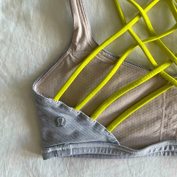 Lululemon Free to Be Sports Bra - Picture 5 of 6